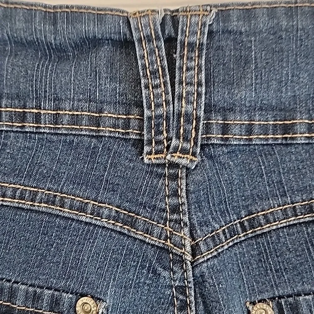 Angels Bermuda blue denim stretch jean shorts Women's Size 16 - Picture 6 of 13